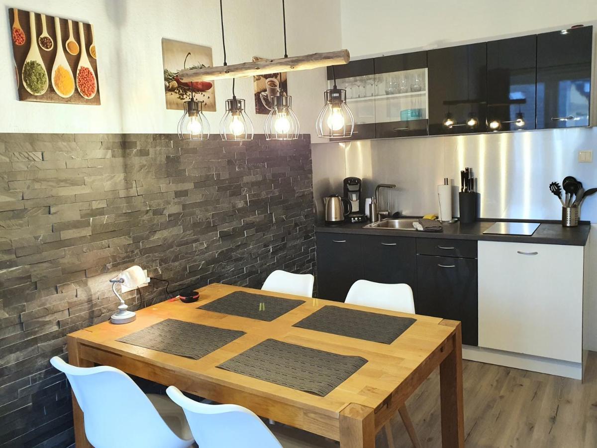 Moderne Wohlfuehloase Zentral In Seenaehe - Pillow Menu, 2 Stk 55" Smart Tvs, Netflix, Disneyplus Uvm Wetter  Exteriör bild