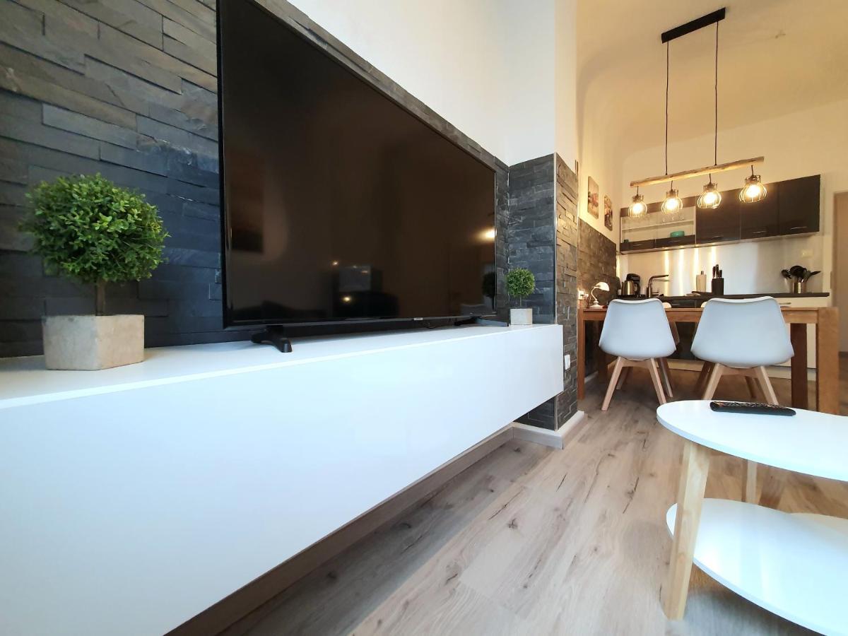 Moderne Wohlfuehloase Zentral In Seenaehe - Pillow Menu, 2 Stk 55" Smart Tvs, Netflix, Disneyplus Uvm Wetter  Exteriör bild